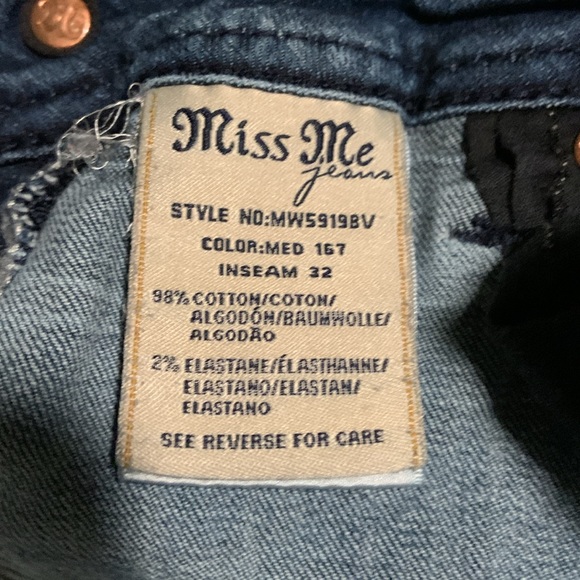 Miss Me Mid-Rise Boot Jeans size 30, inseam 32 (tag) - Picture 3 of 9